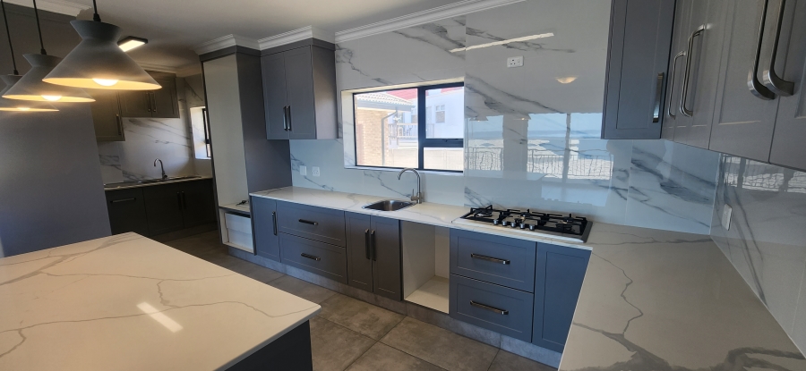 6 Bedroom Property for Sale in Dana Bay Western Cape